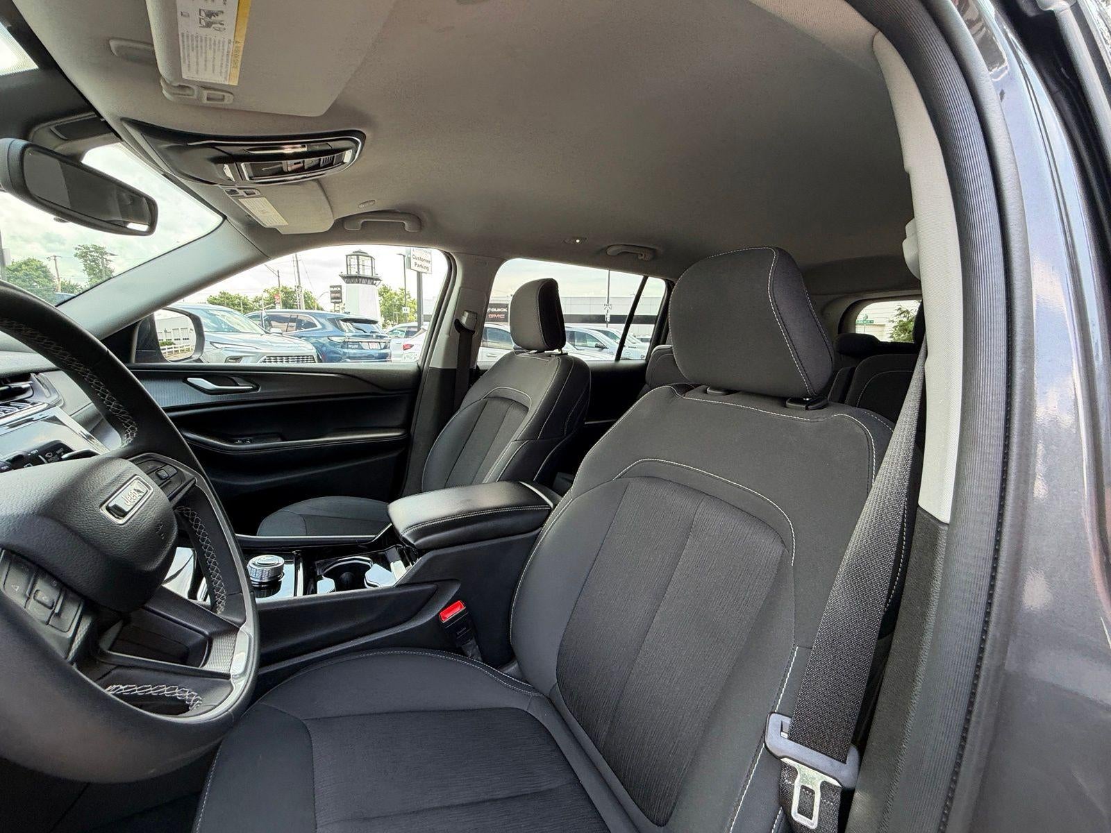 2023 Jeep Grand Cherokee L Laredo