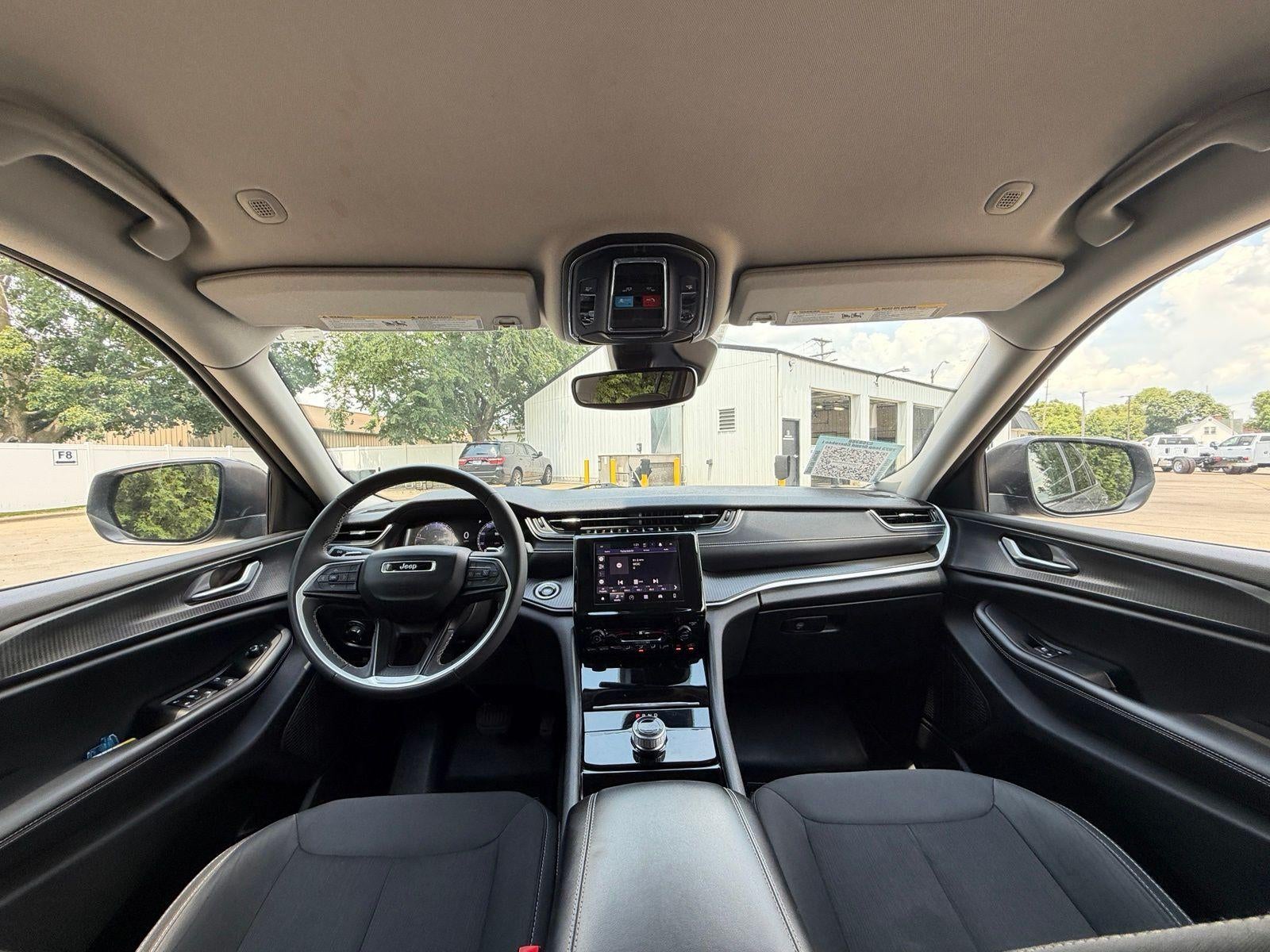 2023 Jeep Grand Cherokee L Laredo