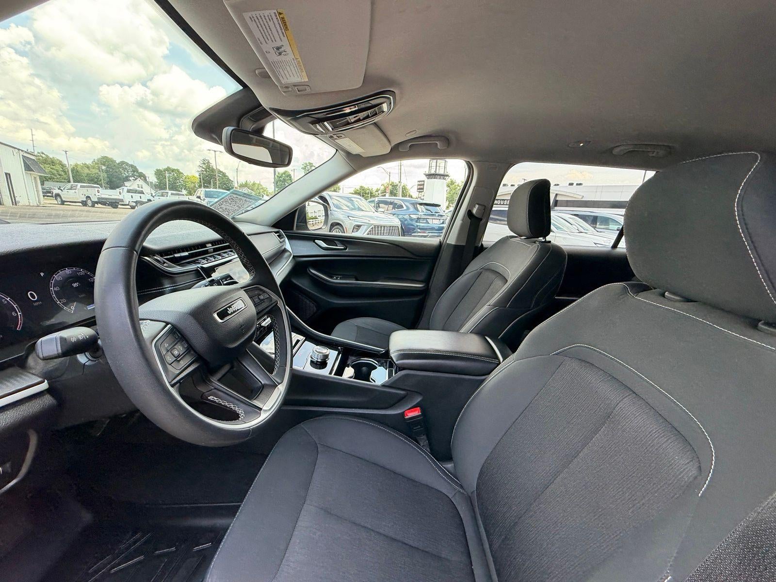 2023 Jeep Grand Cherokee L Laredo