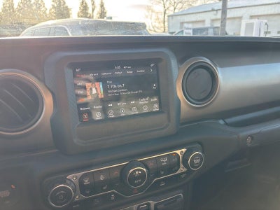 2020 Jeep Gladiator Sport