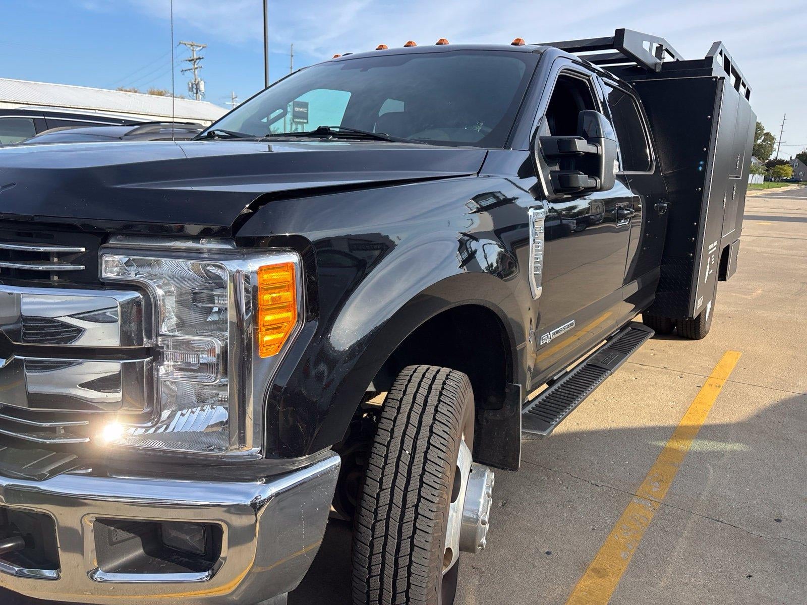 2017 Ford Super Duty F-350 DRW Lariat
