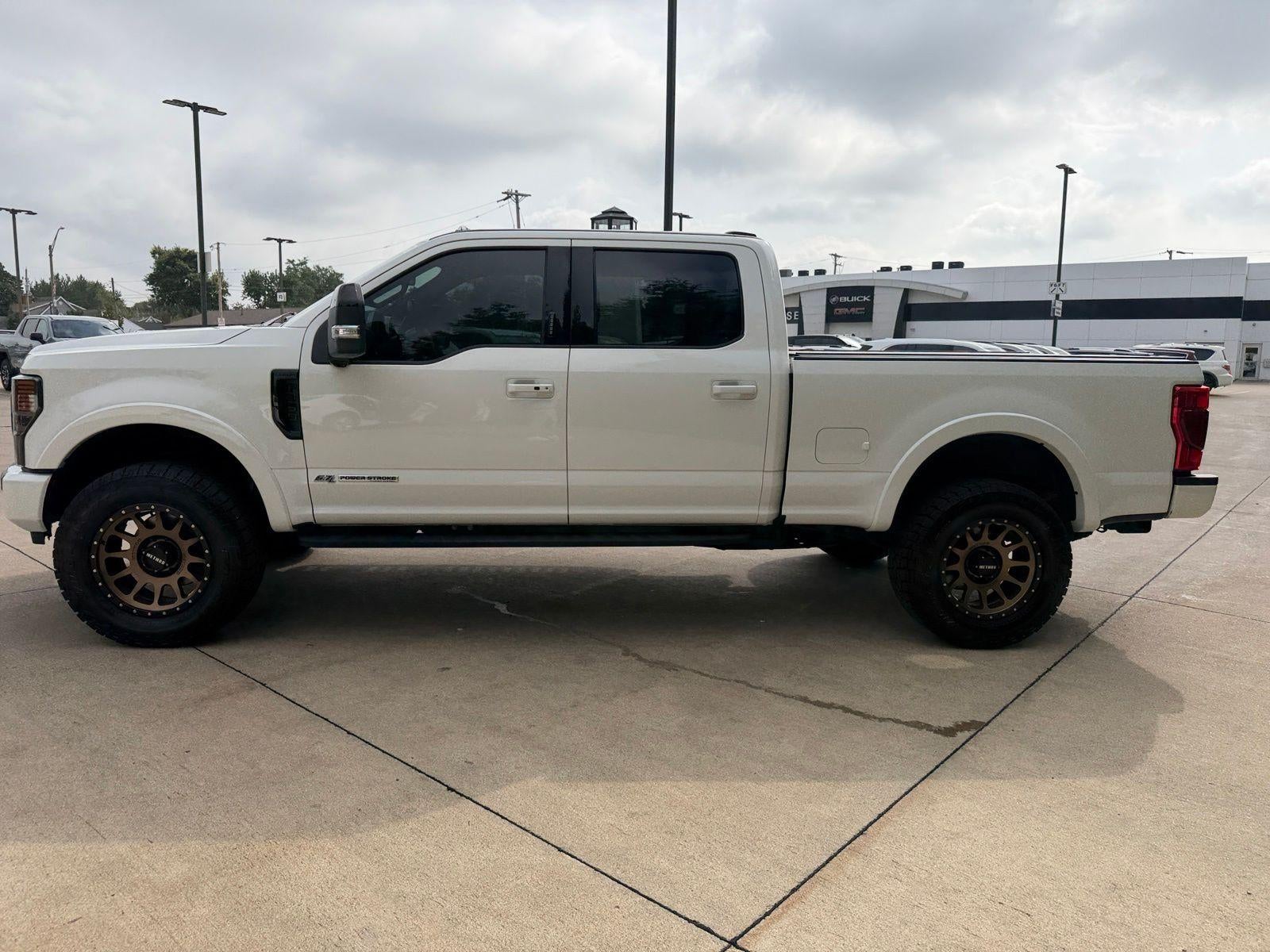 2022 Ford Super Duty F-350 SRW Lariat