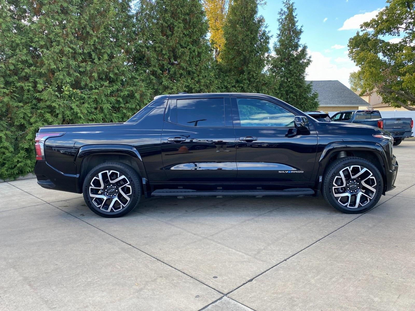 2024 Chevrolet Silverado EV RST
