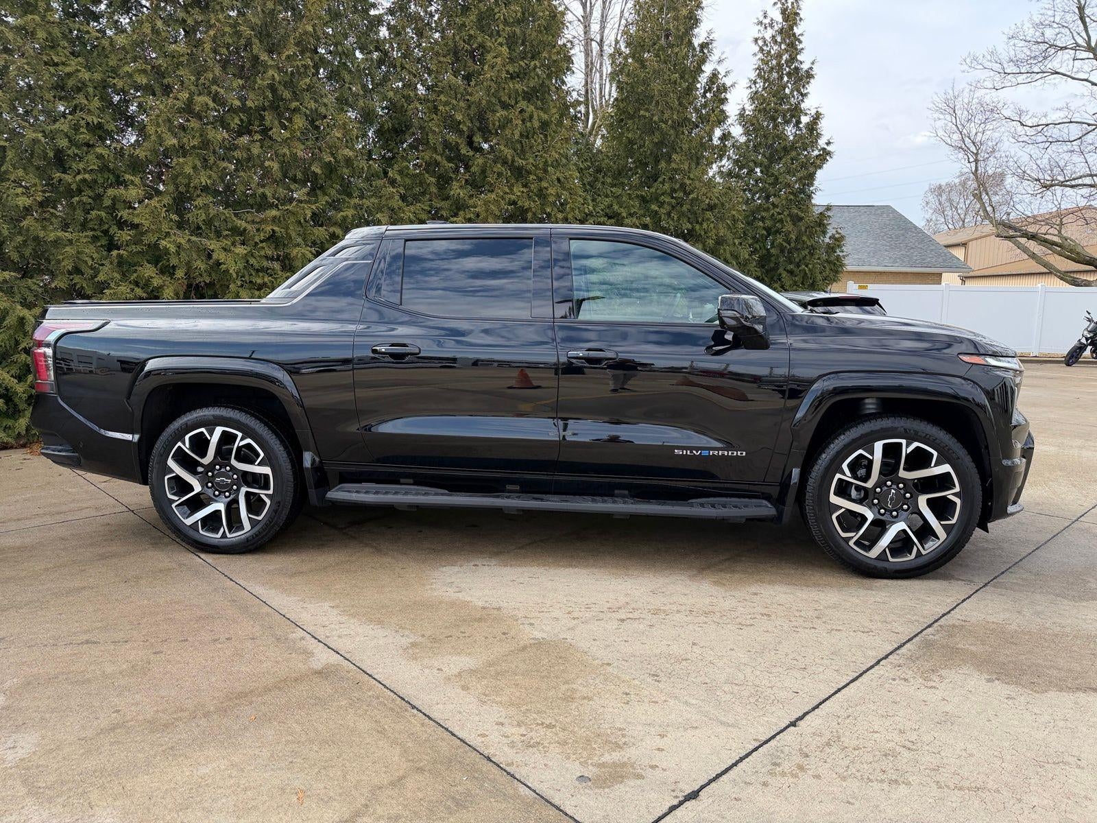 2024 Chevrolet Silverado EV RST
