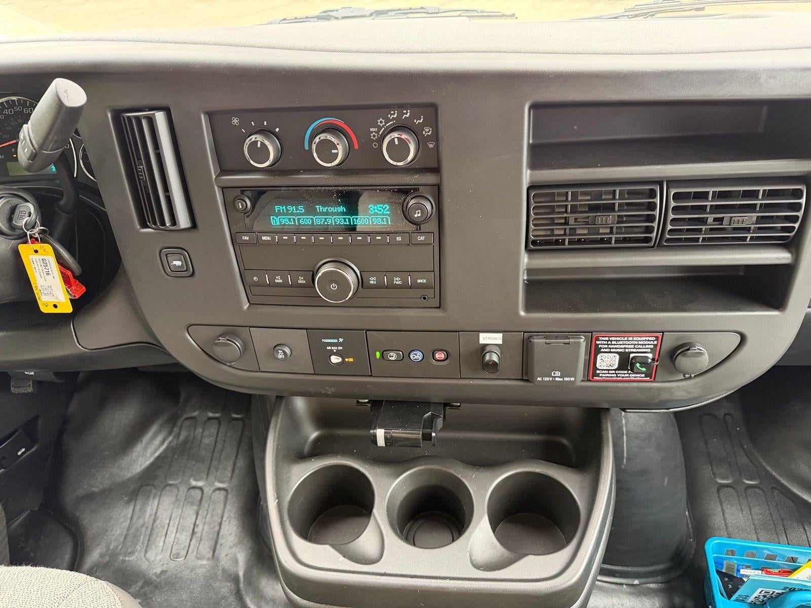 2025 GMC Savana Cutaway 3500 Base