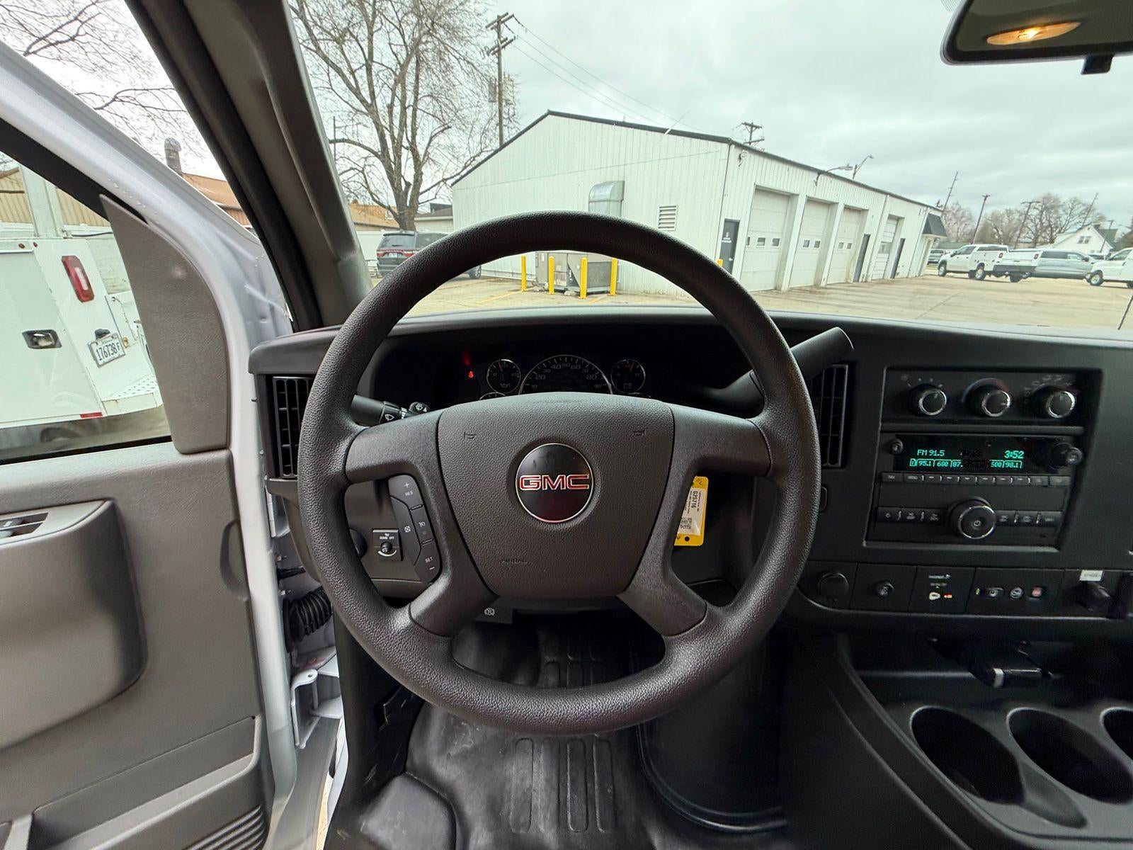 2025 GMC Savana Cutaway 3500 Base