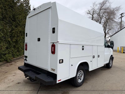 2025 GMC Savana Cutaway 3500 Base