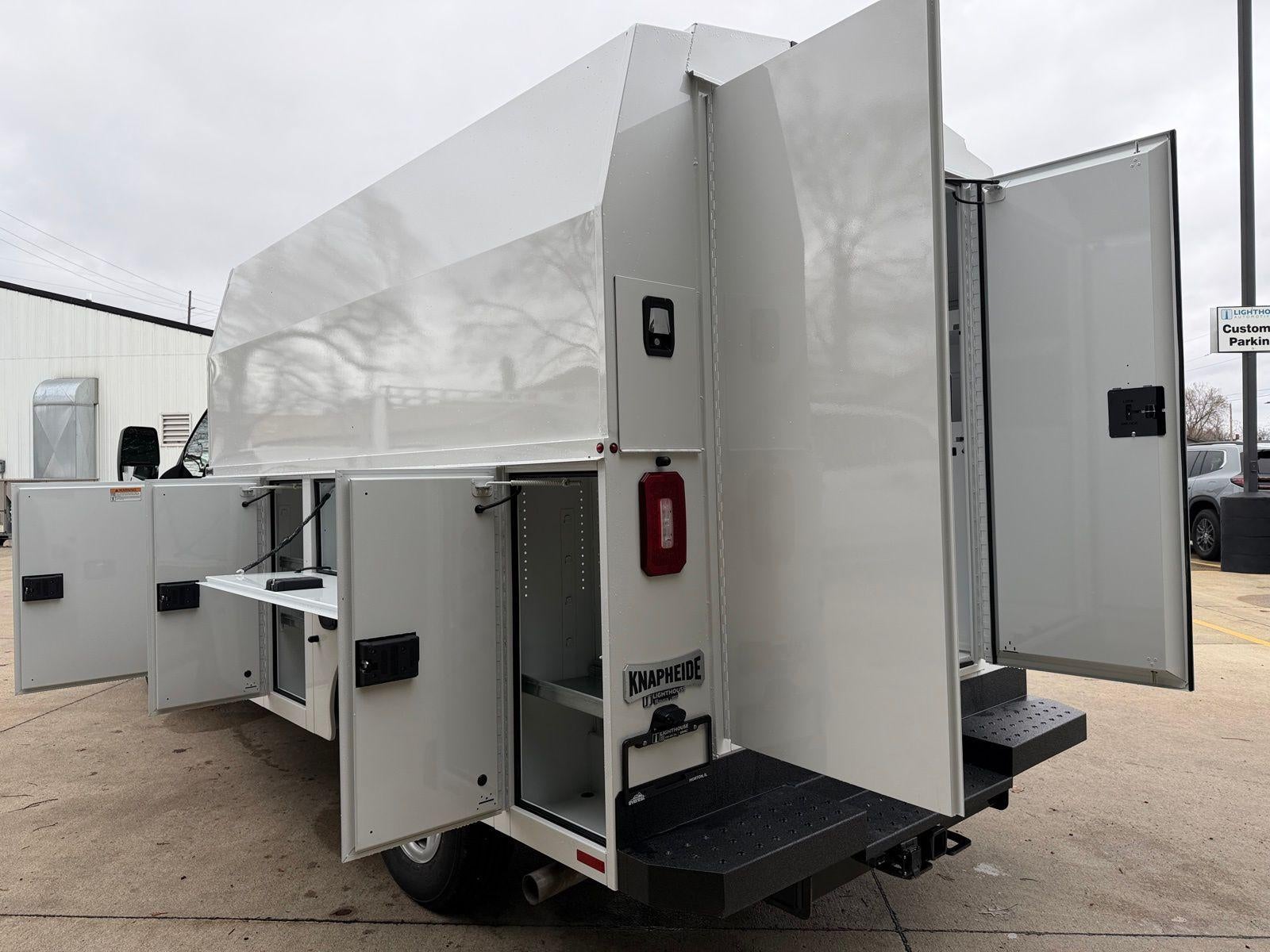 2025 GMC Savana Cutaway 3500 Base