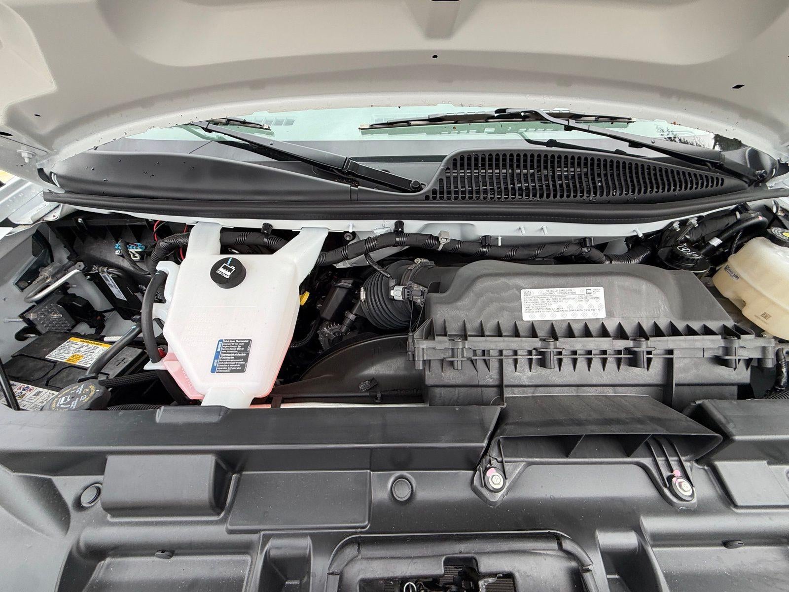 2025 GMC Savana Cutaway 3500 Base