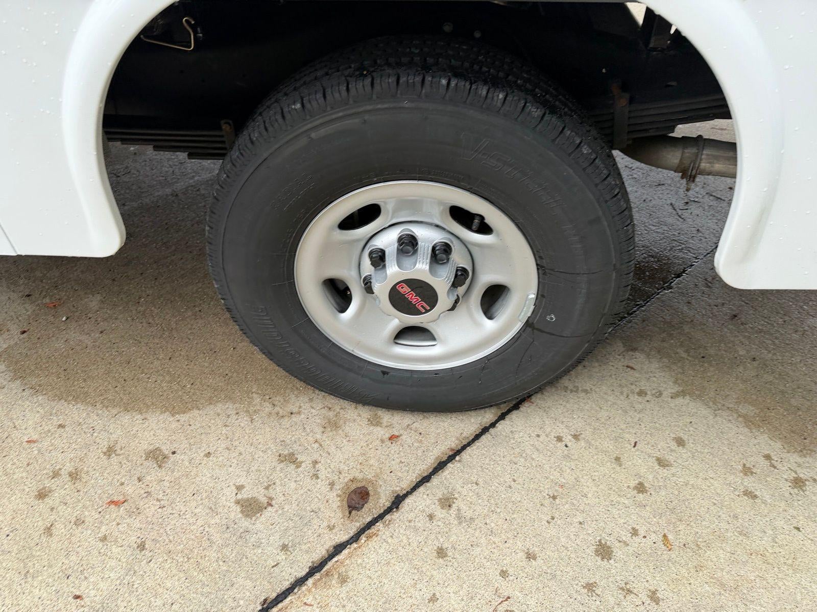 2025 GMC Savana Cutaway 3500 Base