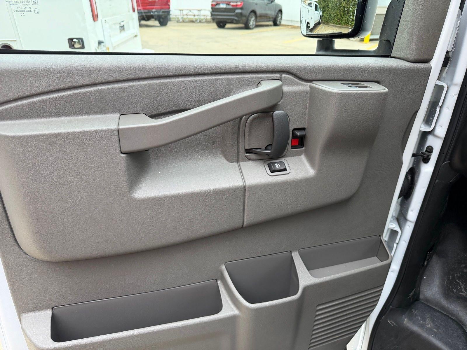 2025 GMC Savana Cutaway 3500 Base