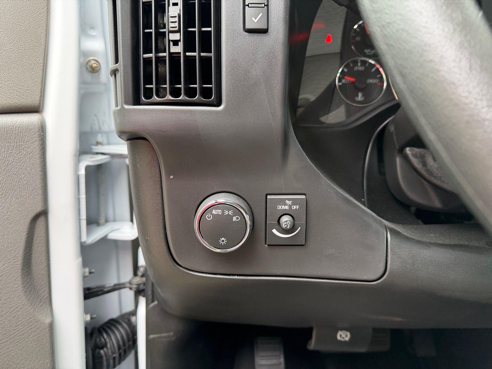 2025 GMC Savana Cutaway 3500 Base