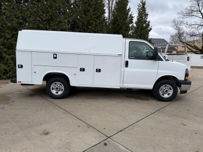 2025 GMC Savana Cutaway 3500 Base