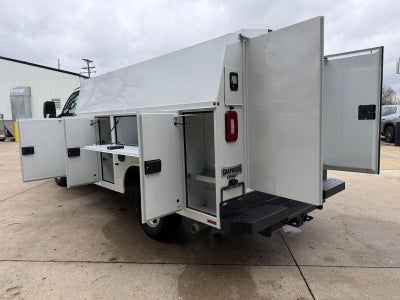 2025 GMC Savana Cutaway 3500 Base