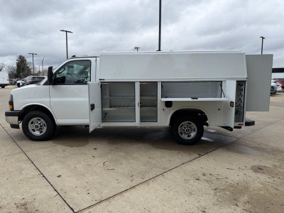 2025 GMC Savana Cutaway 3500 Base