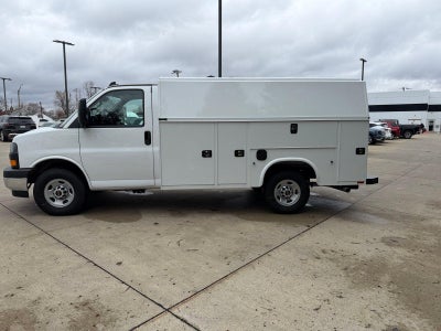 2025 GMC Savana Cutaway 3500 Base