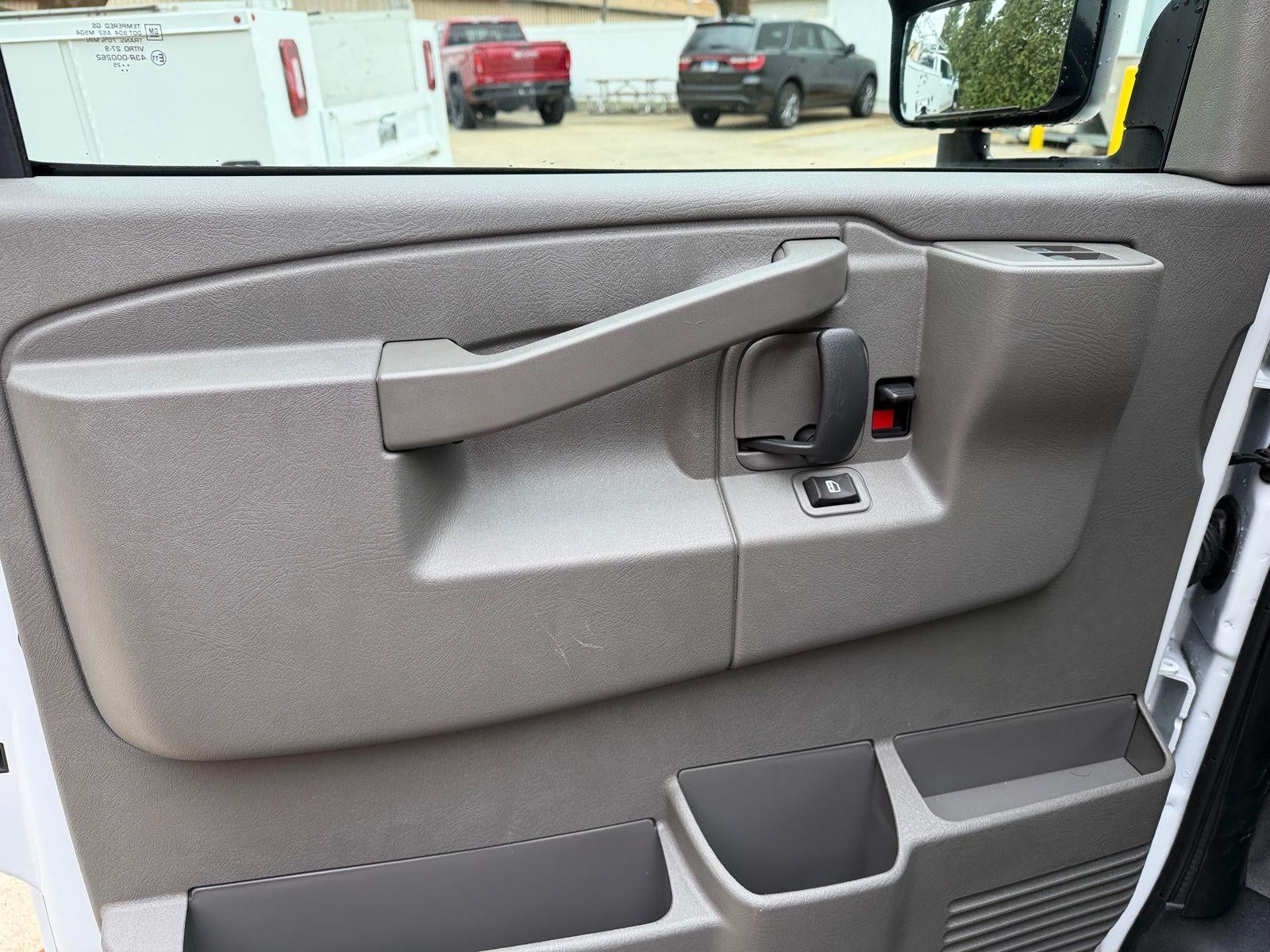 2025 GMC Savana Cutaway 3500 Base