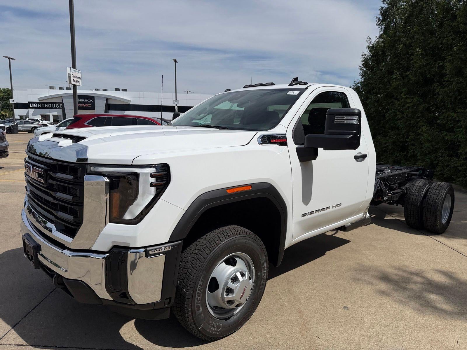 2026 GMC Sierra 3500 HD Chassis Cab Pro