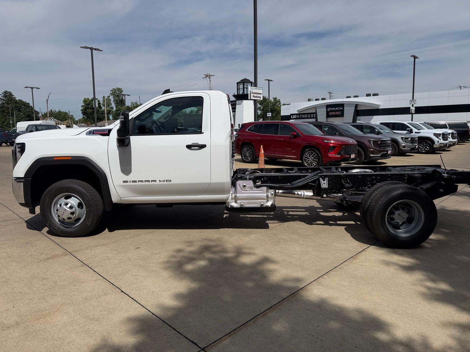 2026 GMC Sierra 3500 HD Chassis Cab Pro
