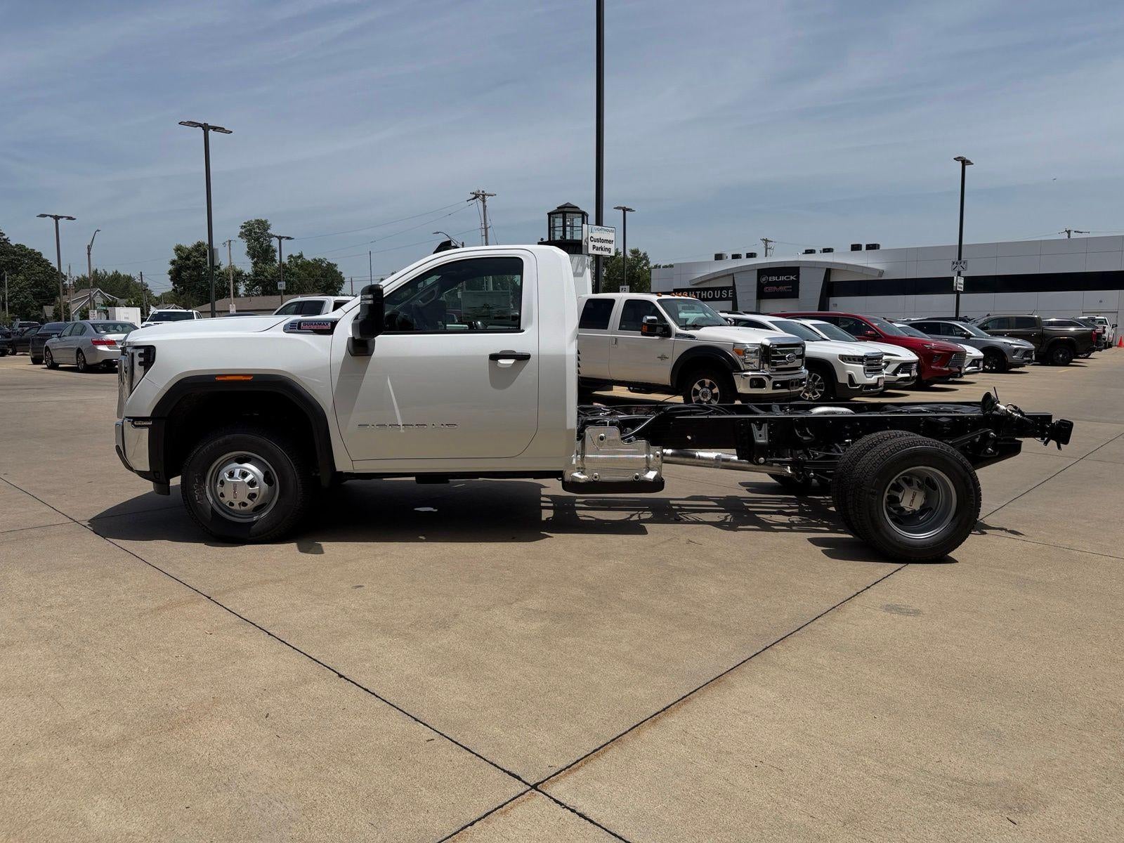 2026 GMC Sierra 3500 HD Chassis Cab Pro