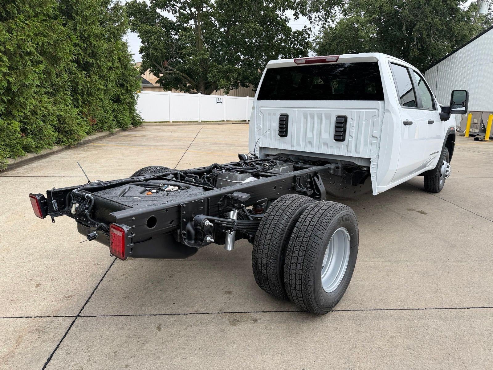 2026 GMC Sierra 3500 HD Chassis Cab Pro