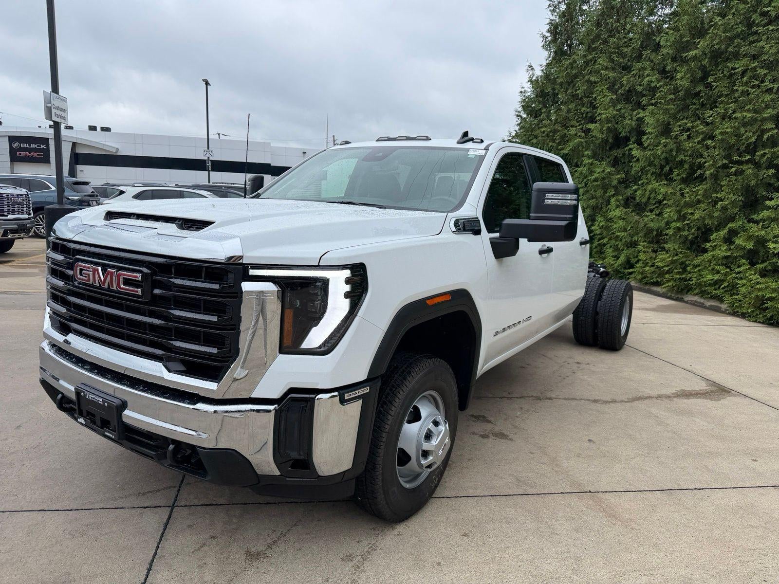 2026 GMC Sierra 3500 HD Chassis Cab Pro