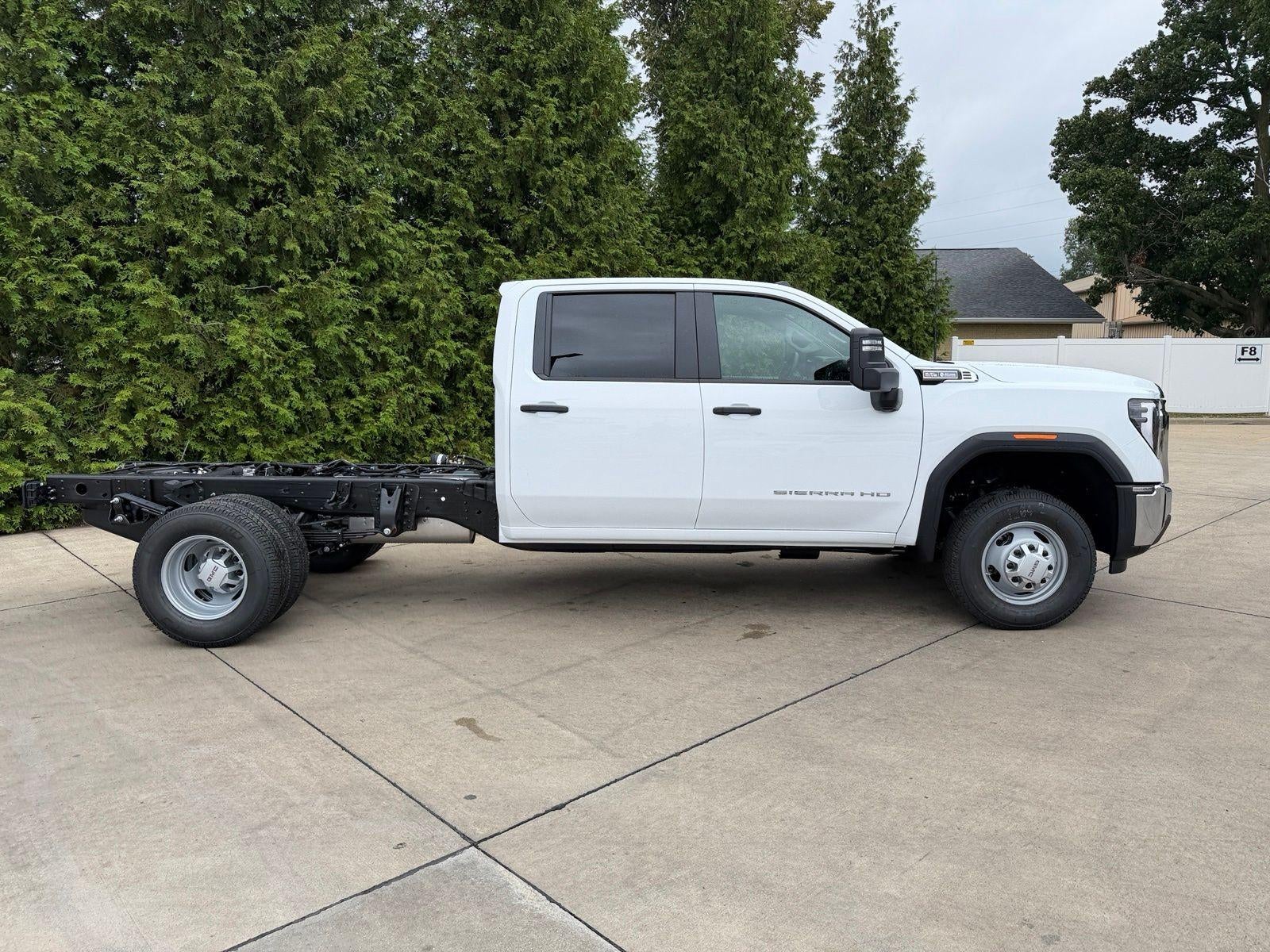 2026 GMC Sierra 3500 HD Chassis Cab Pro