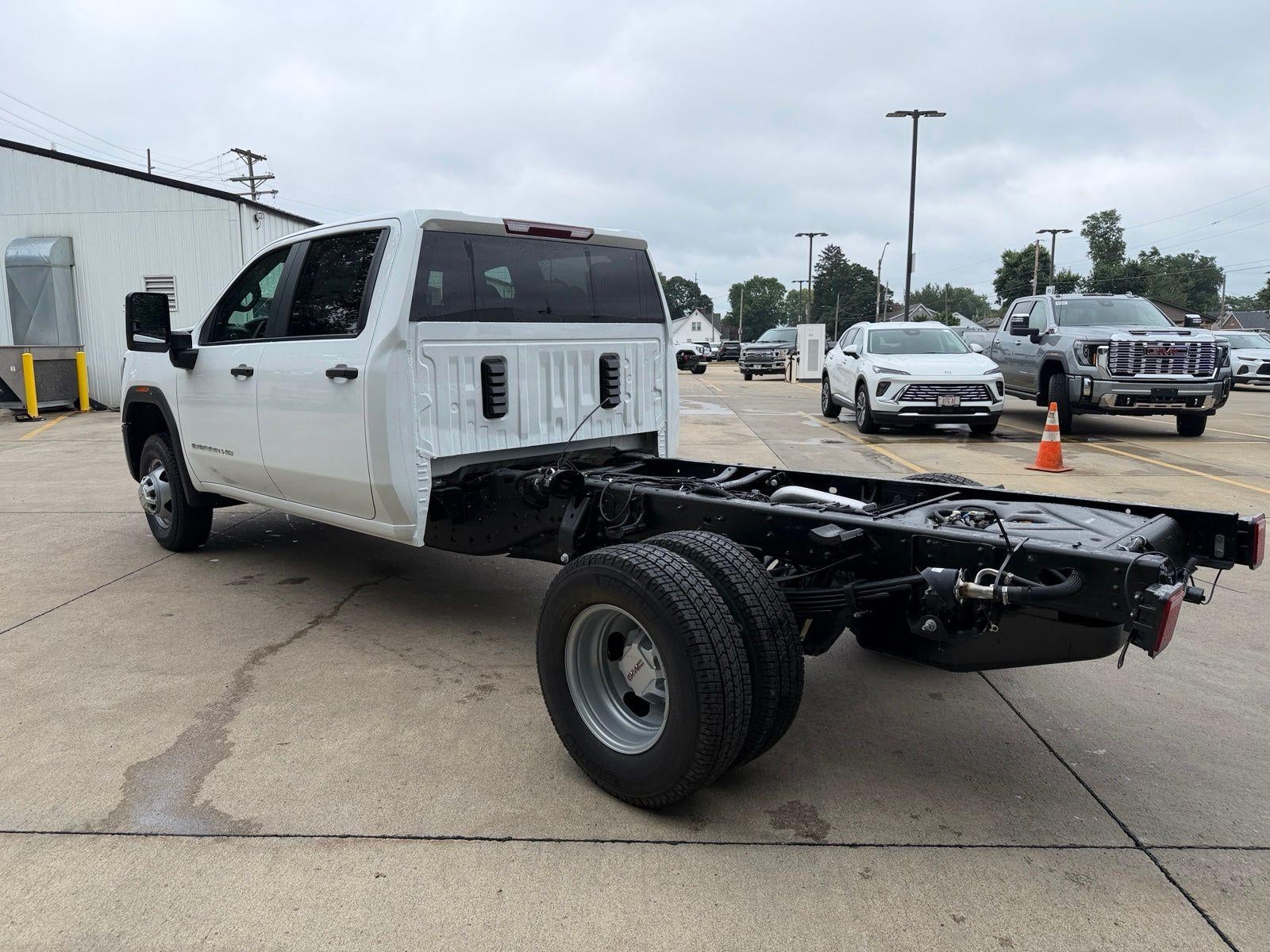 2026 GMC Sierra 3500 HD Chassis Cab Pro