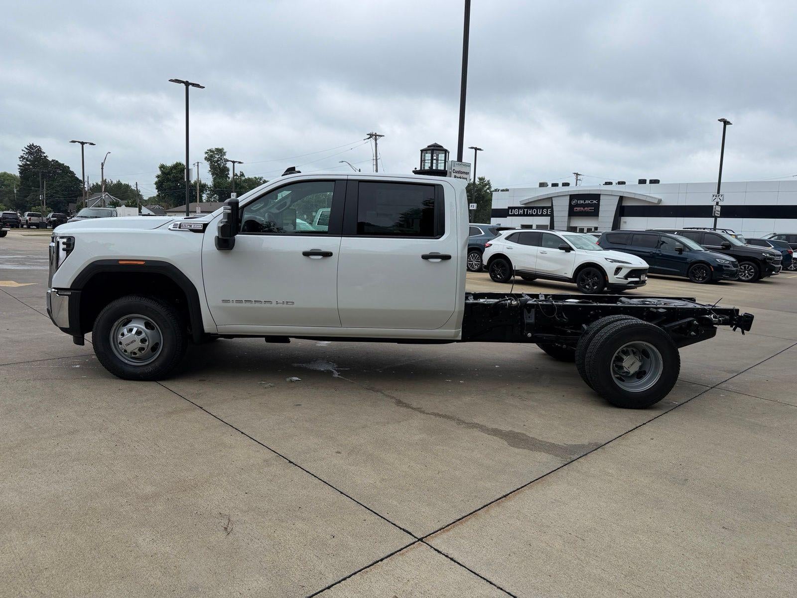 2026 GMC Sierra 3500 HD Chassis Cab Pro