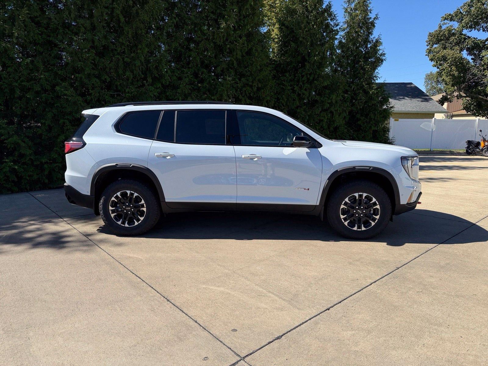 2027 GMC Acadia AWD AT4