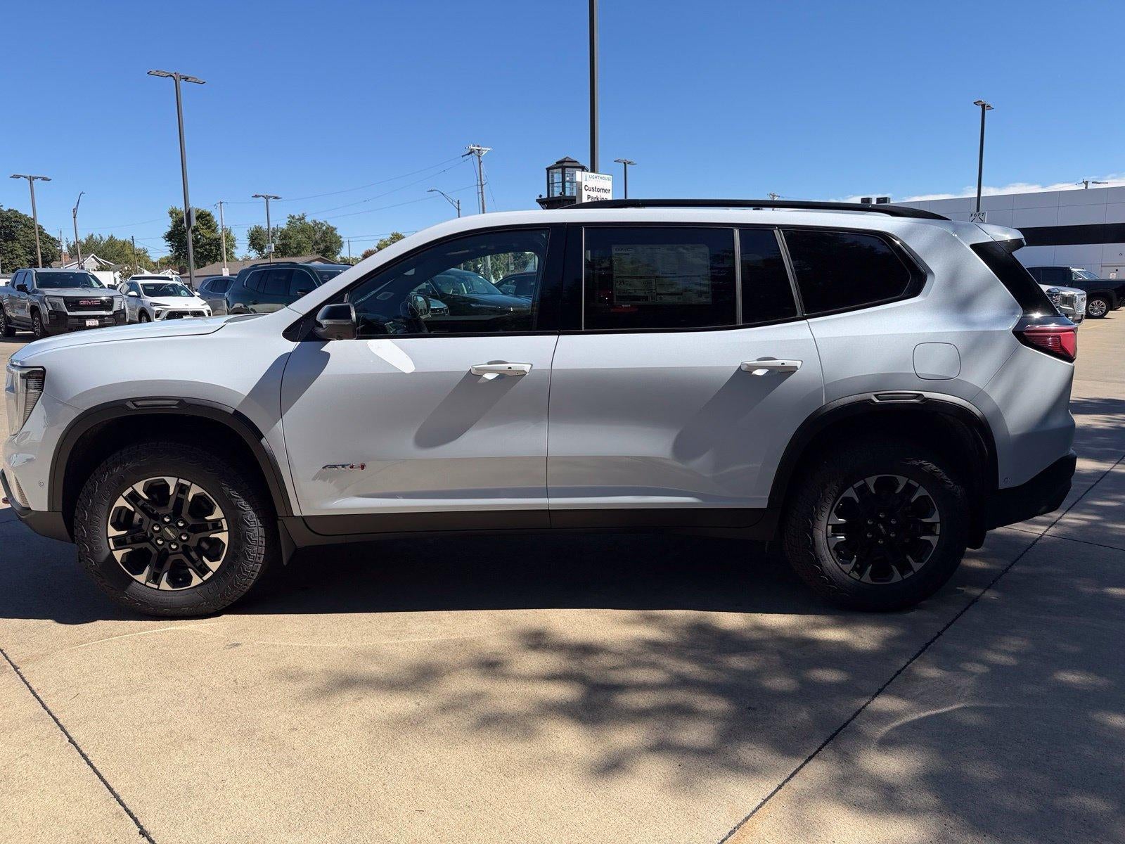 2027 GMC Acadia AWD AT4