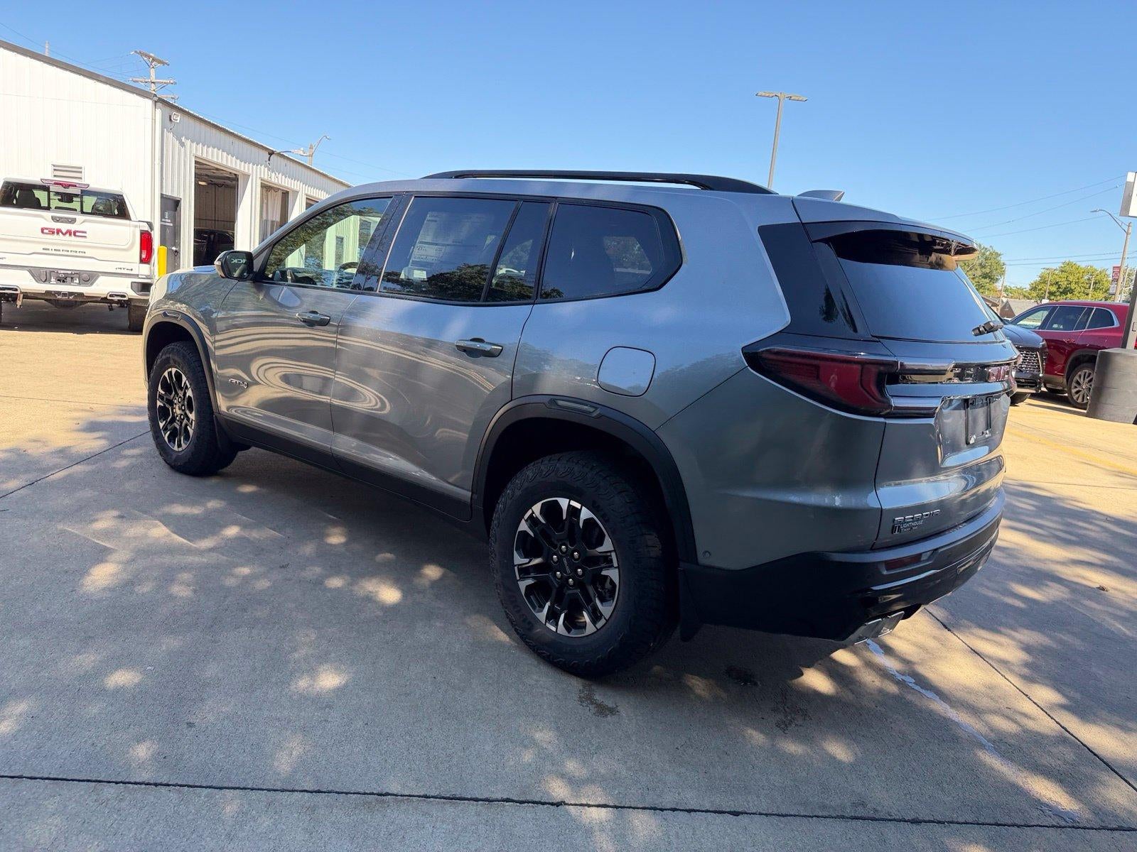 2027 GMC Acadia AWD AT4