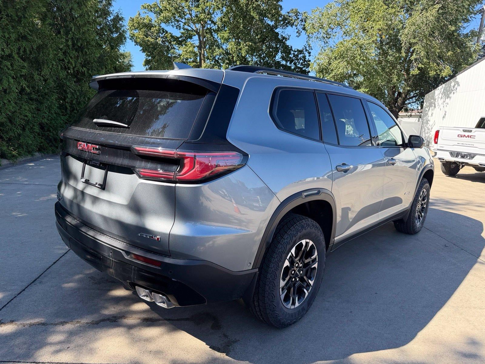 2027 GMC Acadia AWD AT4