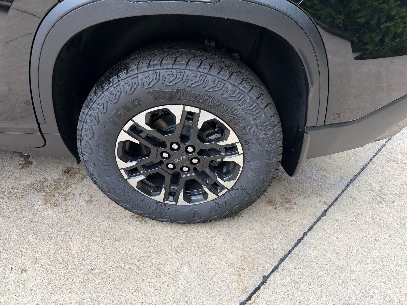 2027 GMC Acadia AWD AT4