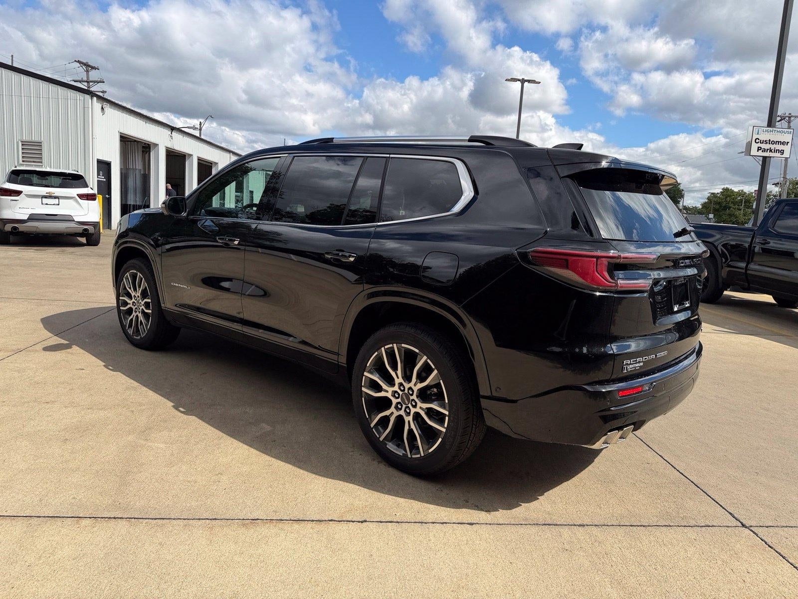 2027 GMC Acadia AWD Denali Ultimate