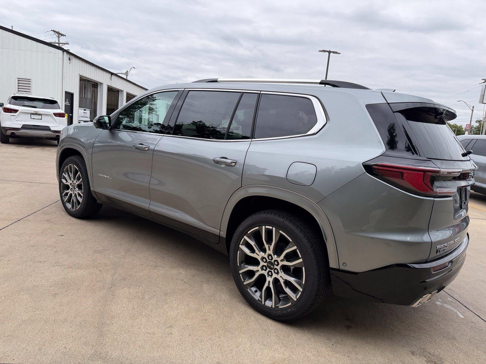 2027 GMC Acadia AWD Denali Ultimate