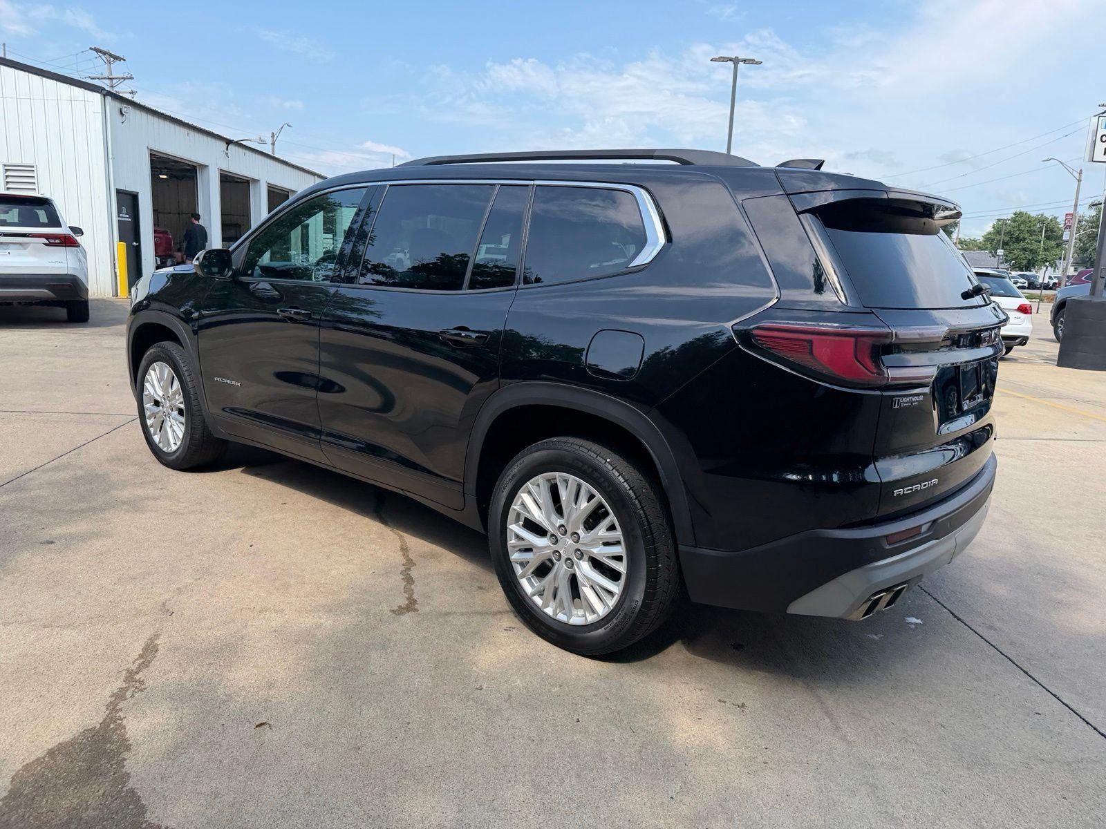 2024 GMC Acadia Elevation