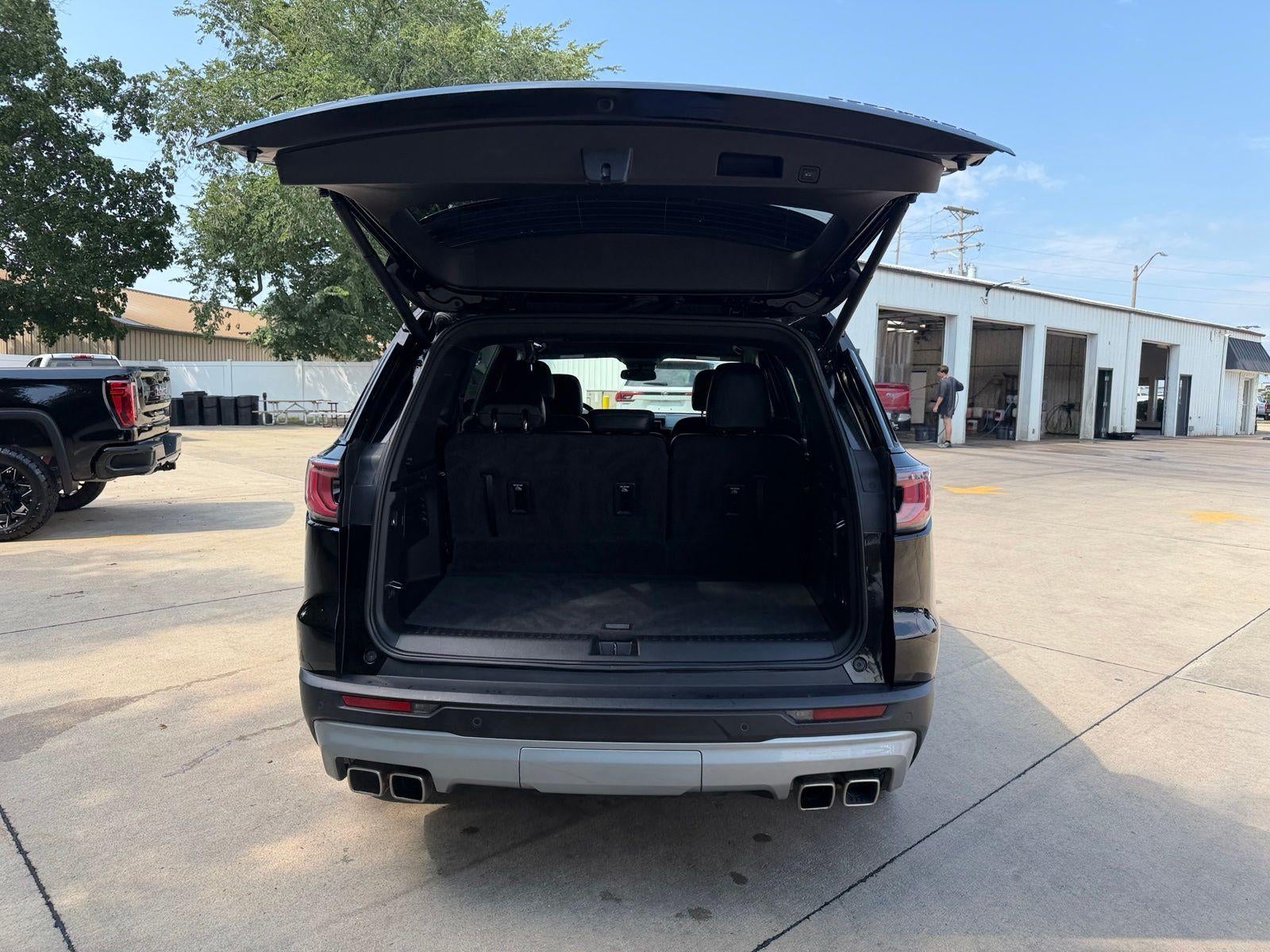 2024 GMC Acadia Elevation