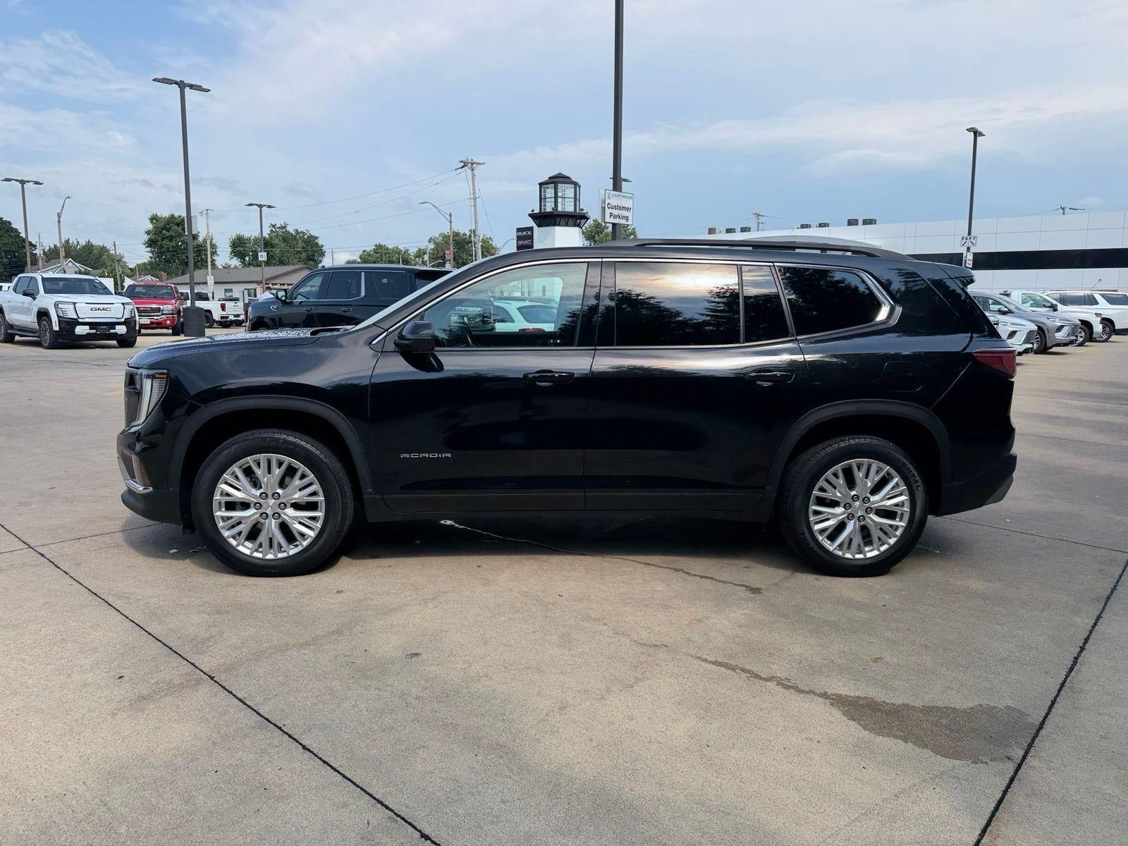 2024 GMC Acadia Elevation