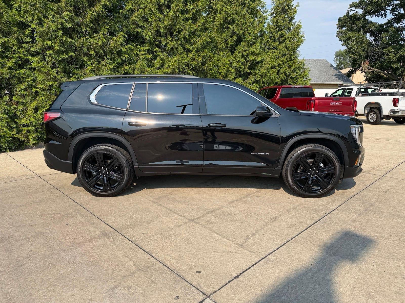 2024 GMC Acadia Elevation