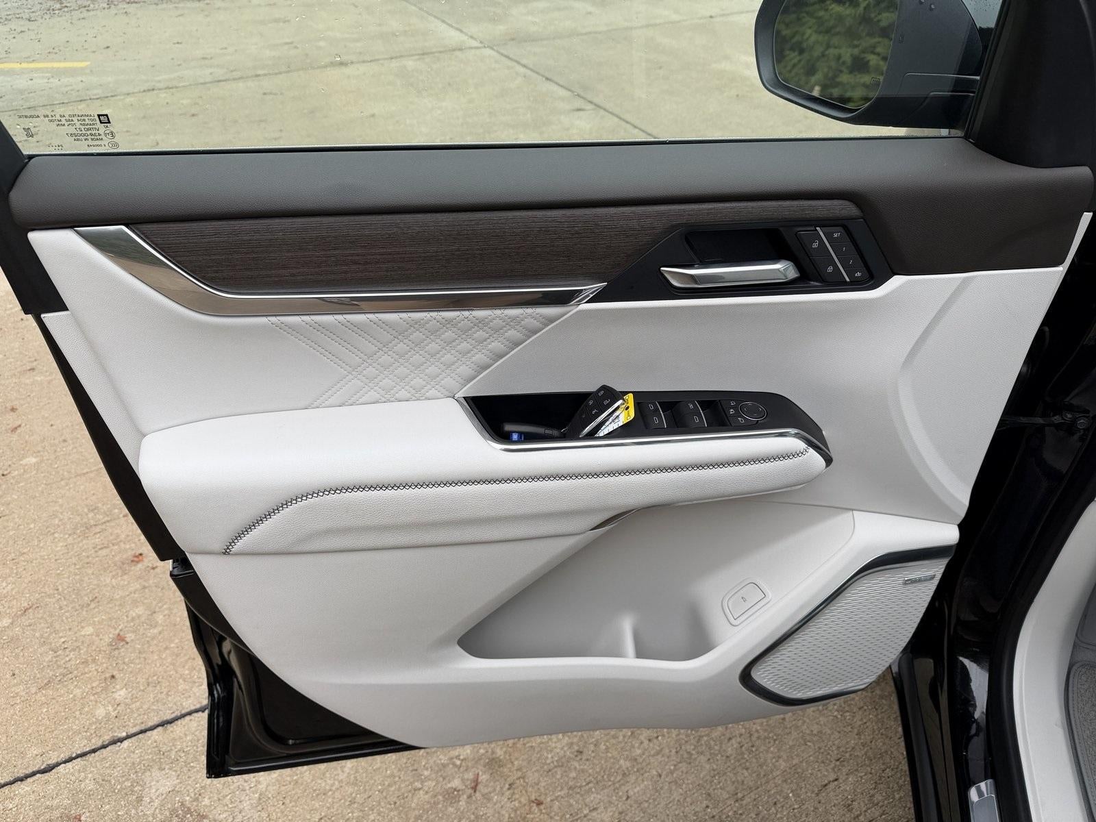 2025 GMC Acadia Denali