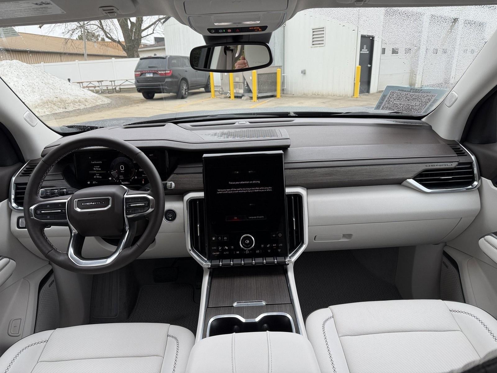 2025 GMC Acadia Denali