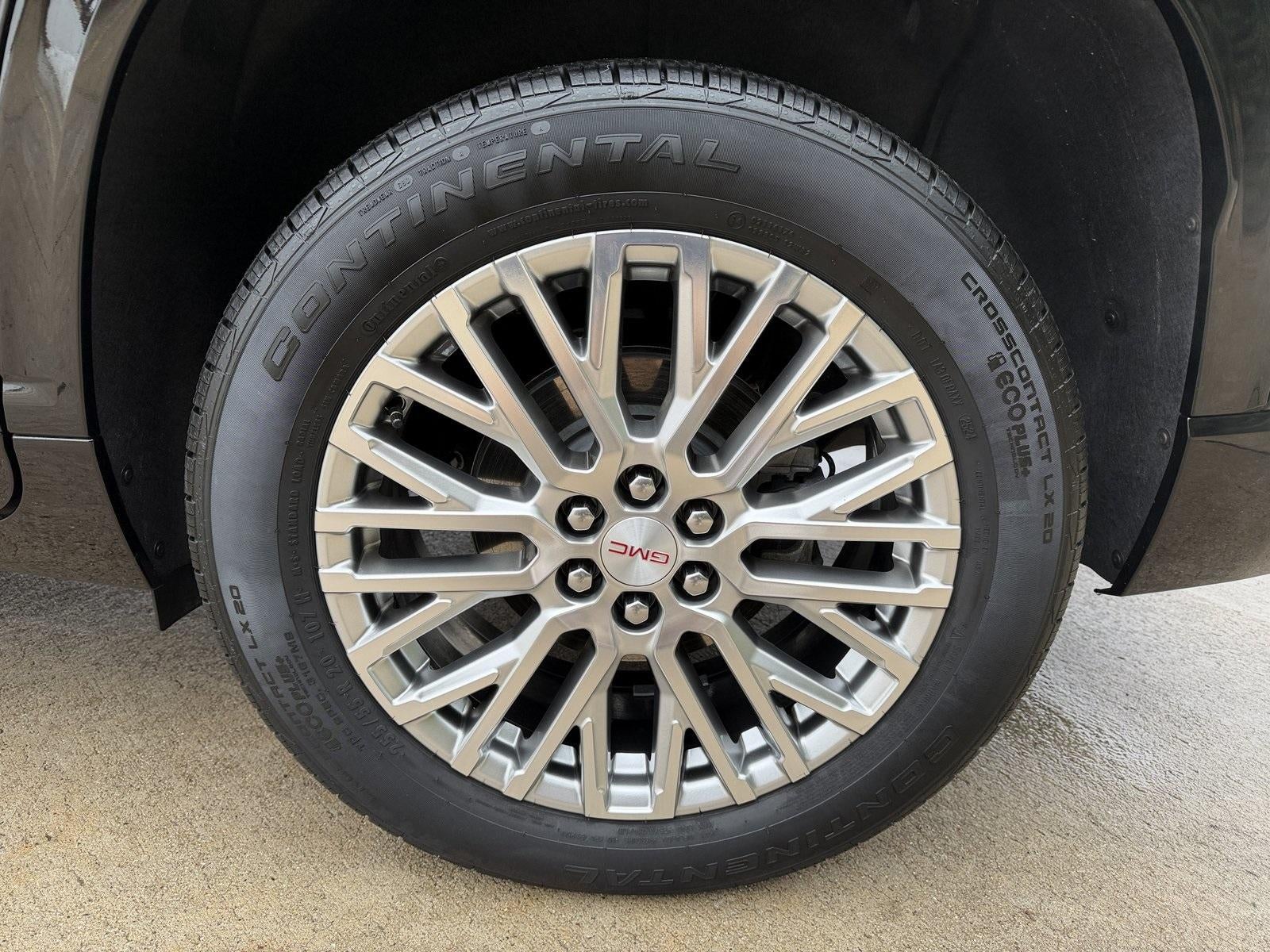 2025 GMC Acadia Denali