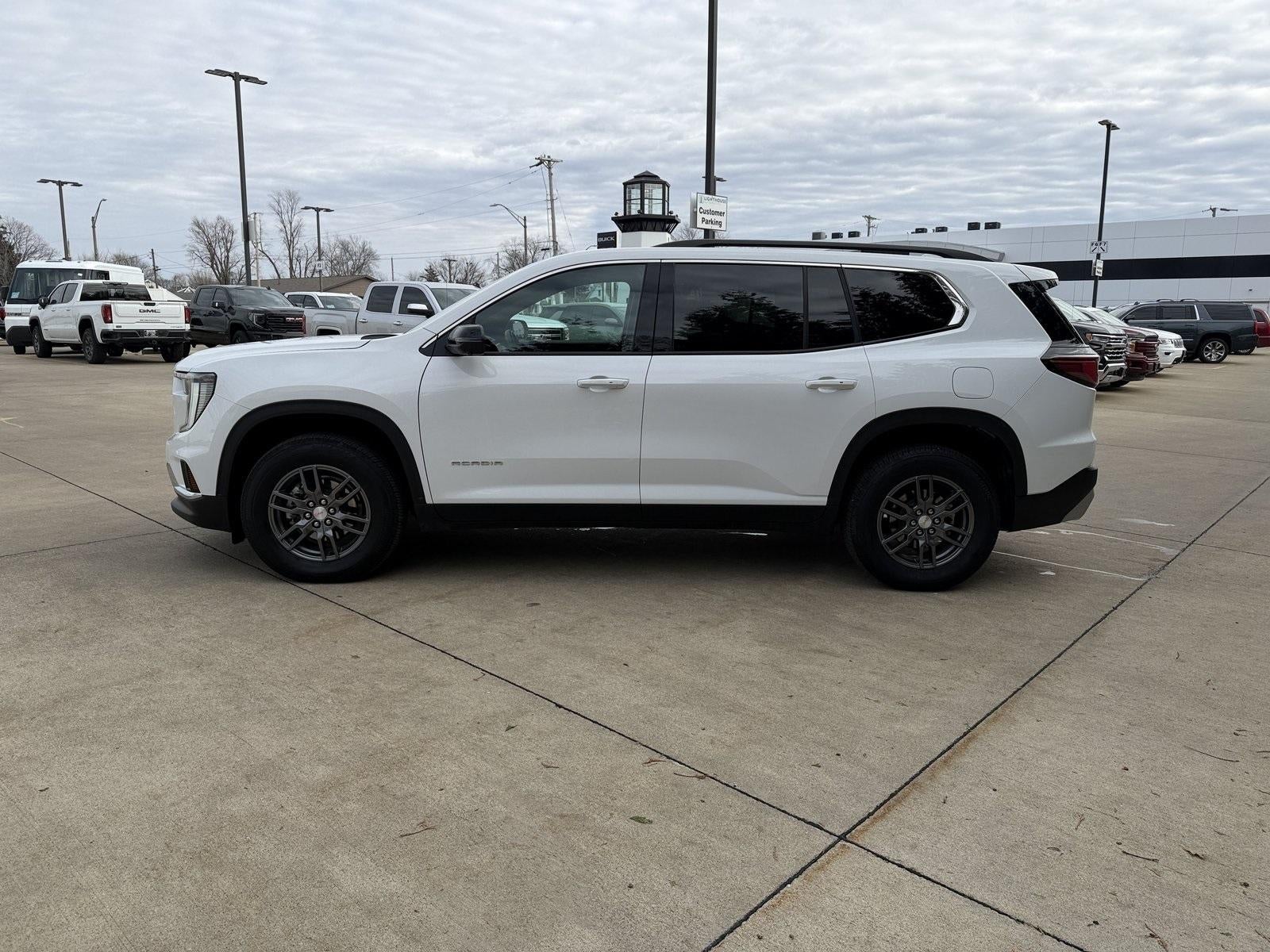2025 GMC Acadia Elevation