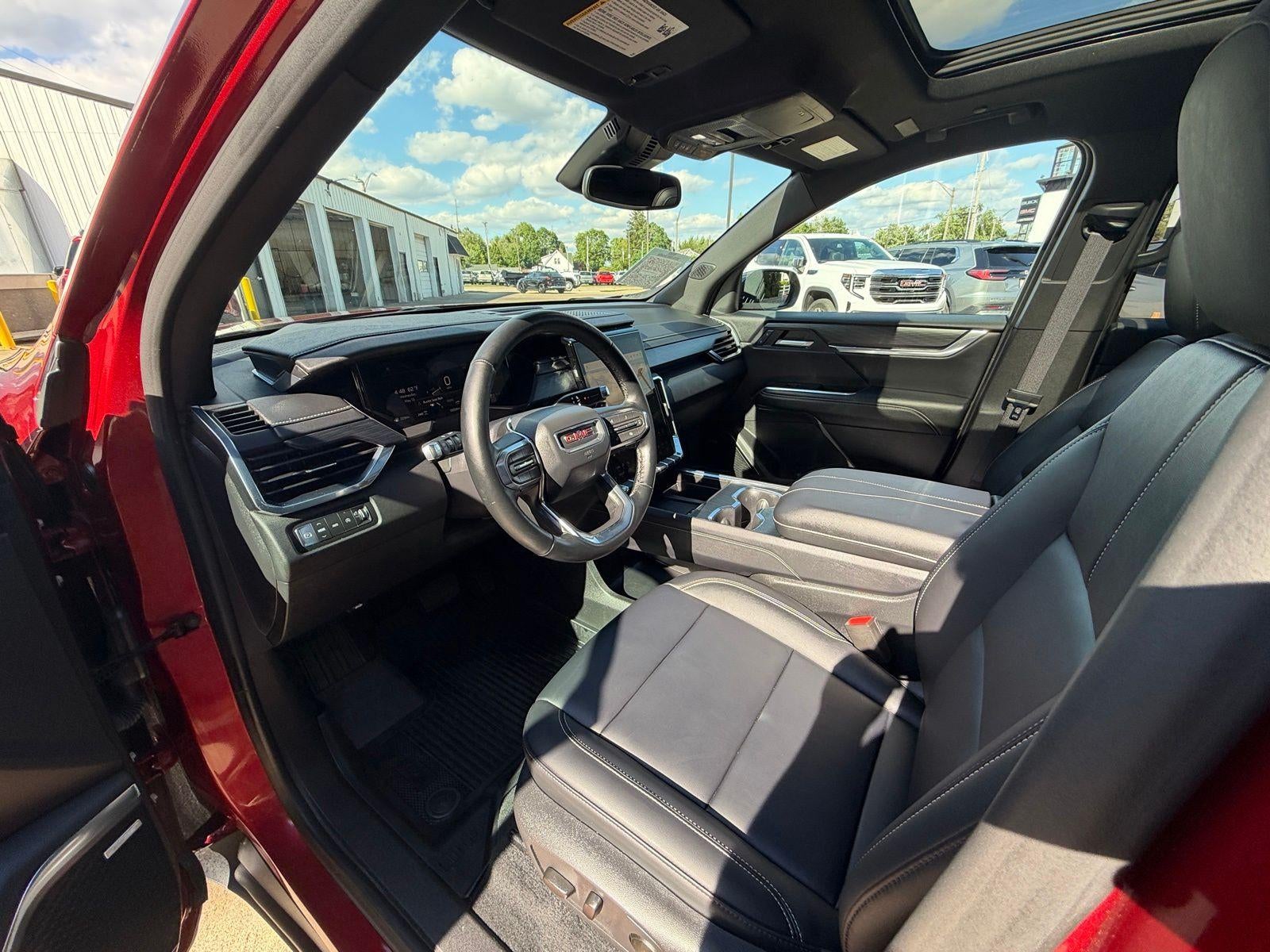 2025 GMC Acadia Elevation