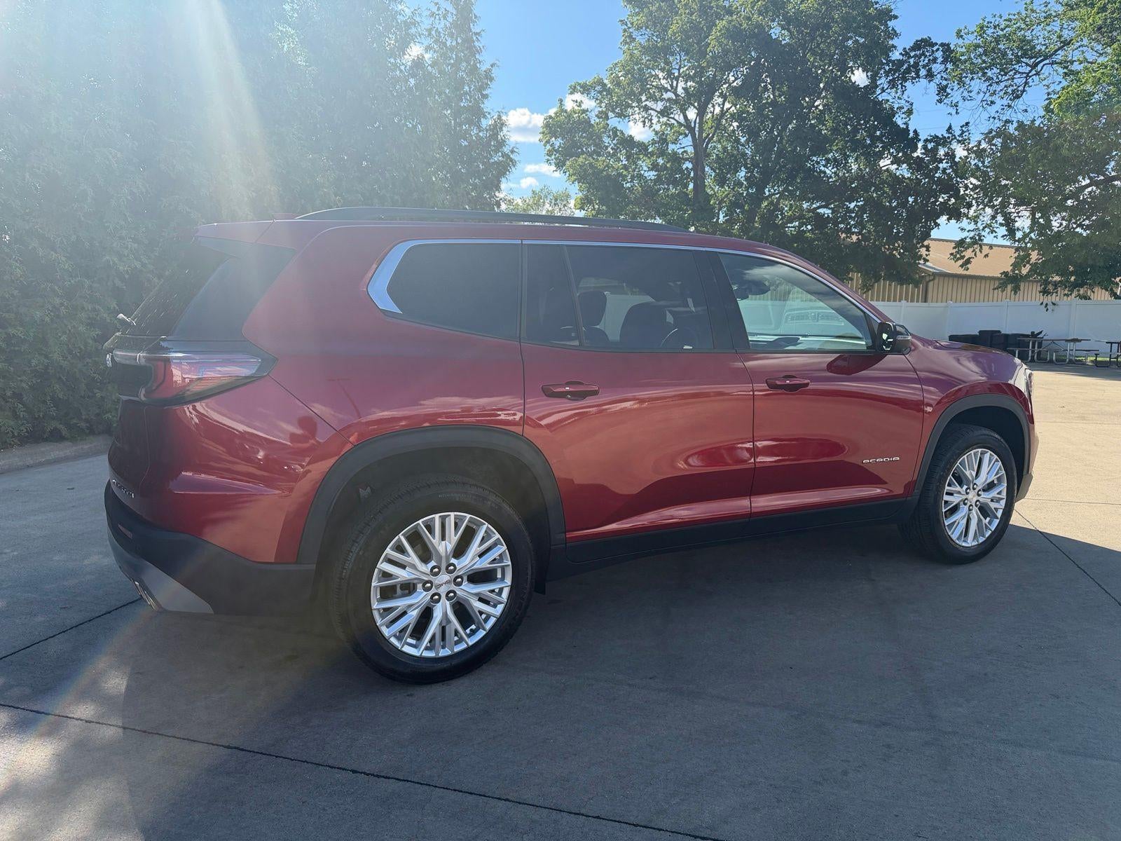 2025 GMC Acadia Elevation