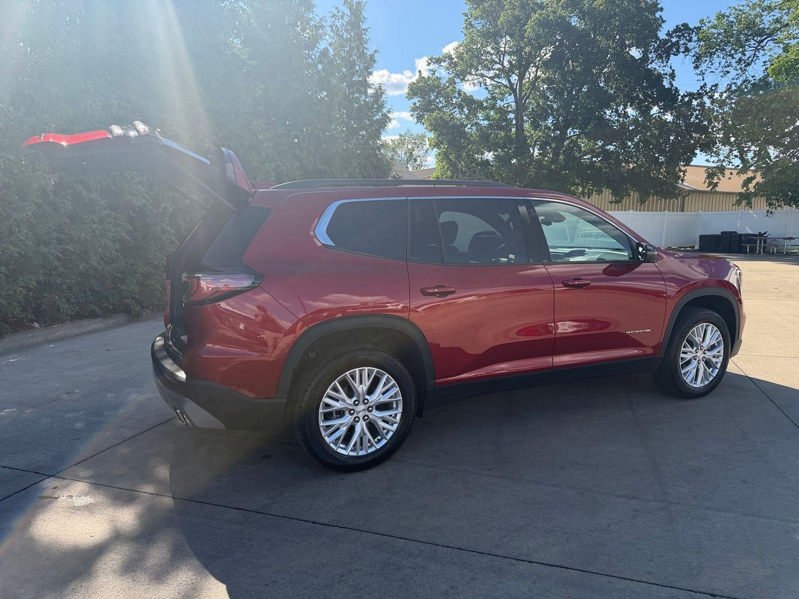 2025 GMC Acadia Elevation