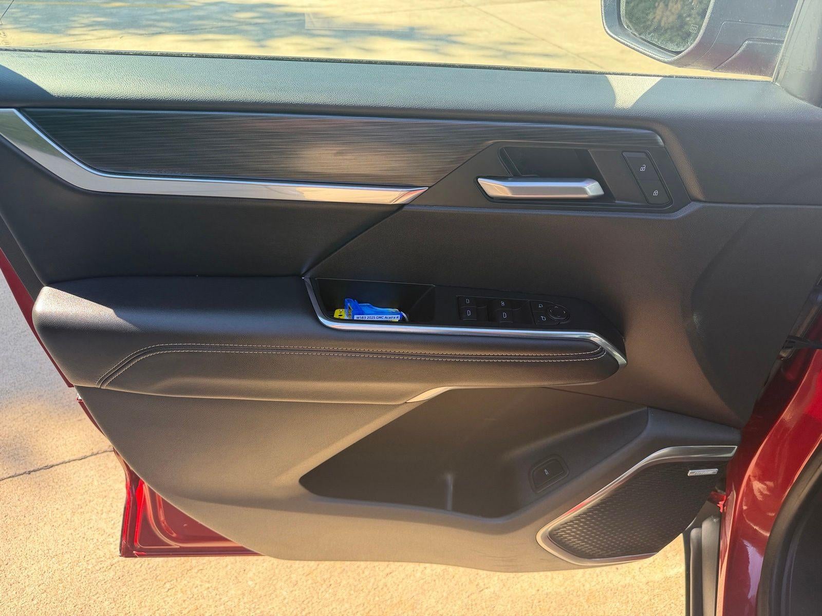 2025 GMC Acadia Elevation