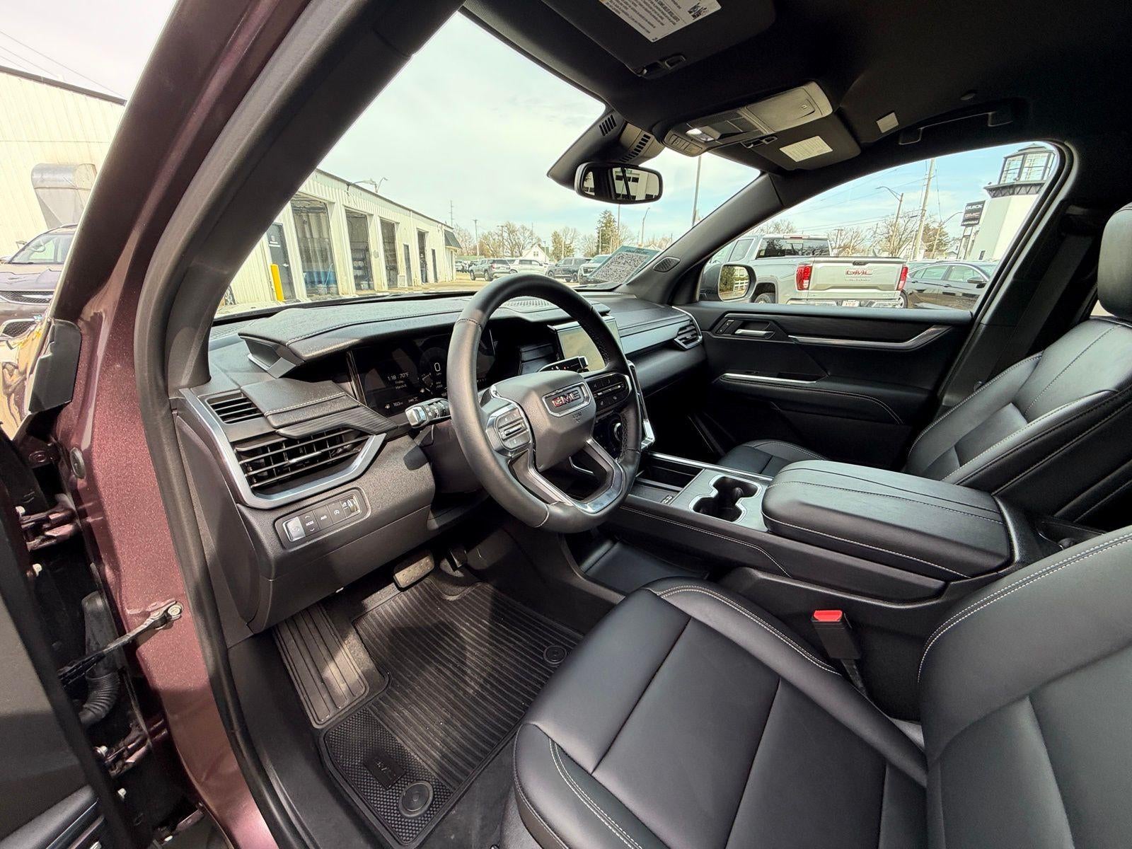 2025 GMC Acadia Elevation