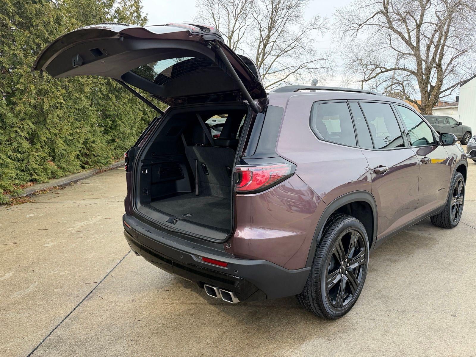 2025 GMC Acadia Elevation